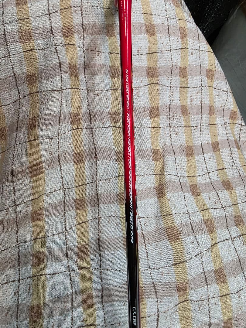 ヨネックス（YONEX）のバドミントンラケット アーマーテック700です。﻿