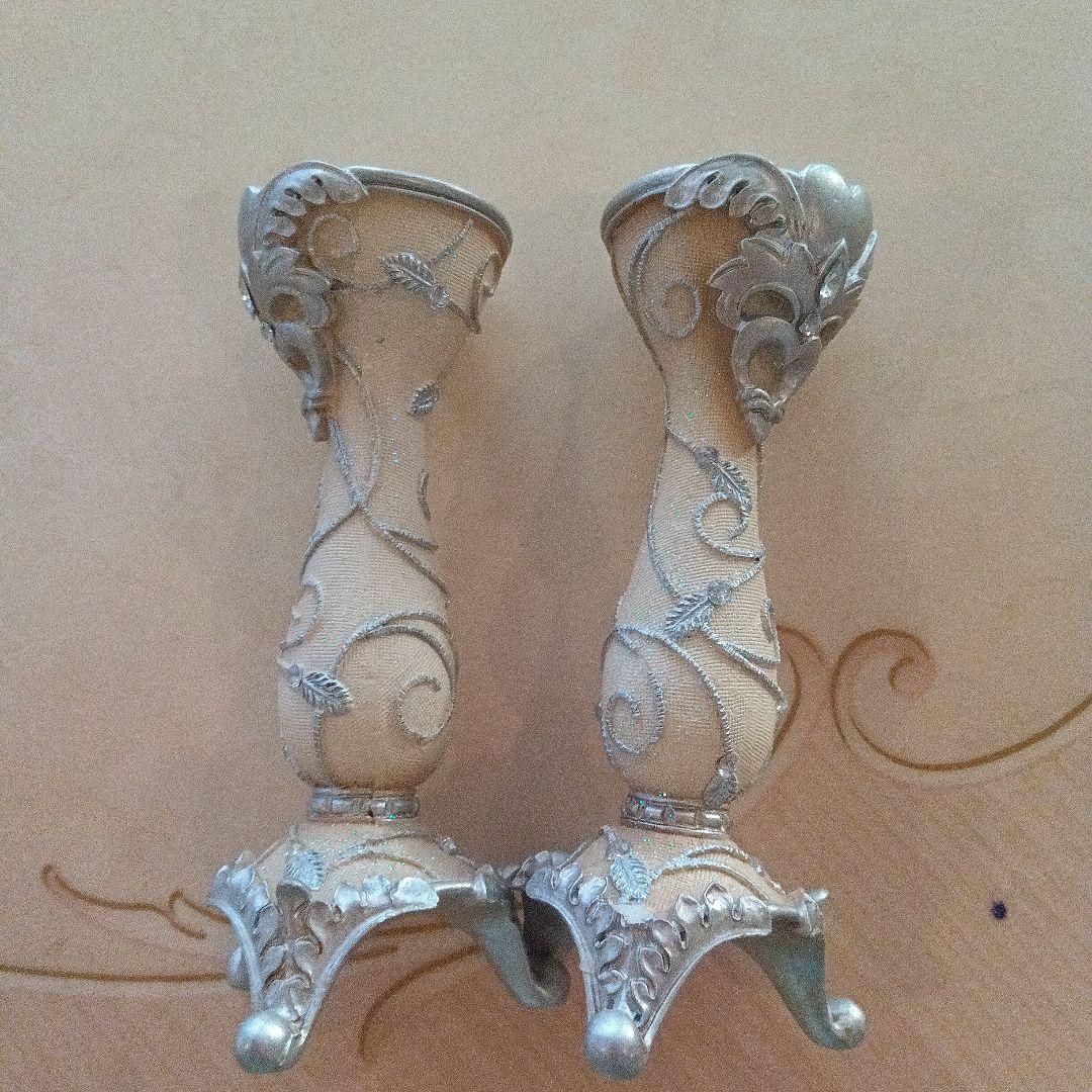 装飾的な金属製キャンドルホルダー2個セット