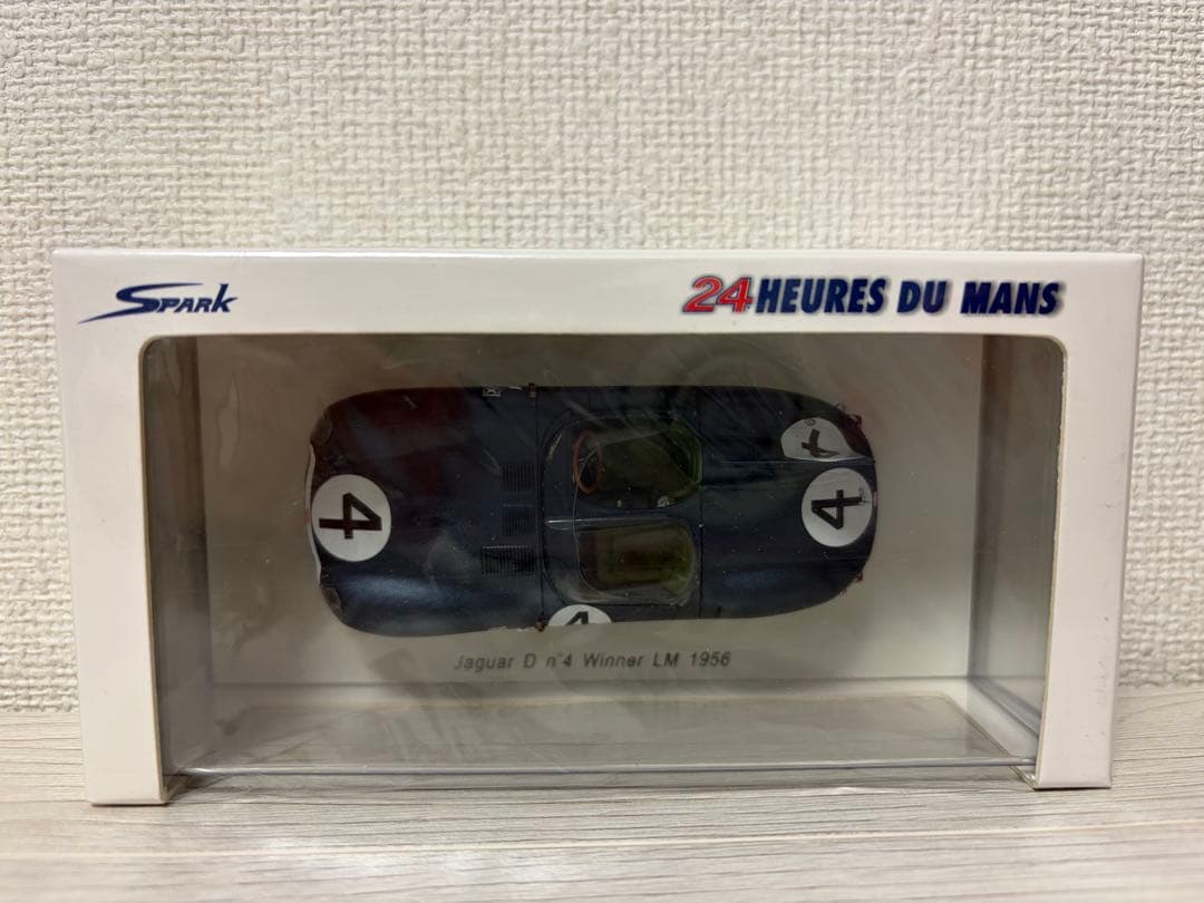 スパーク製のジャガーDタイプ　1/43