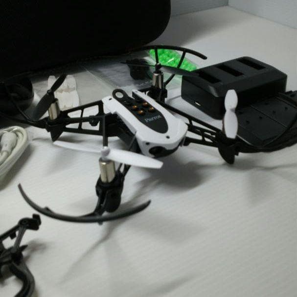 ドローン Parrot Mambo +装備品　専用ケースセット