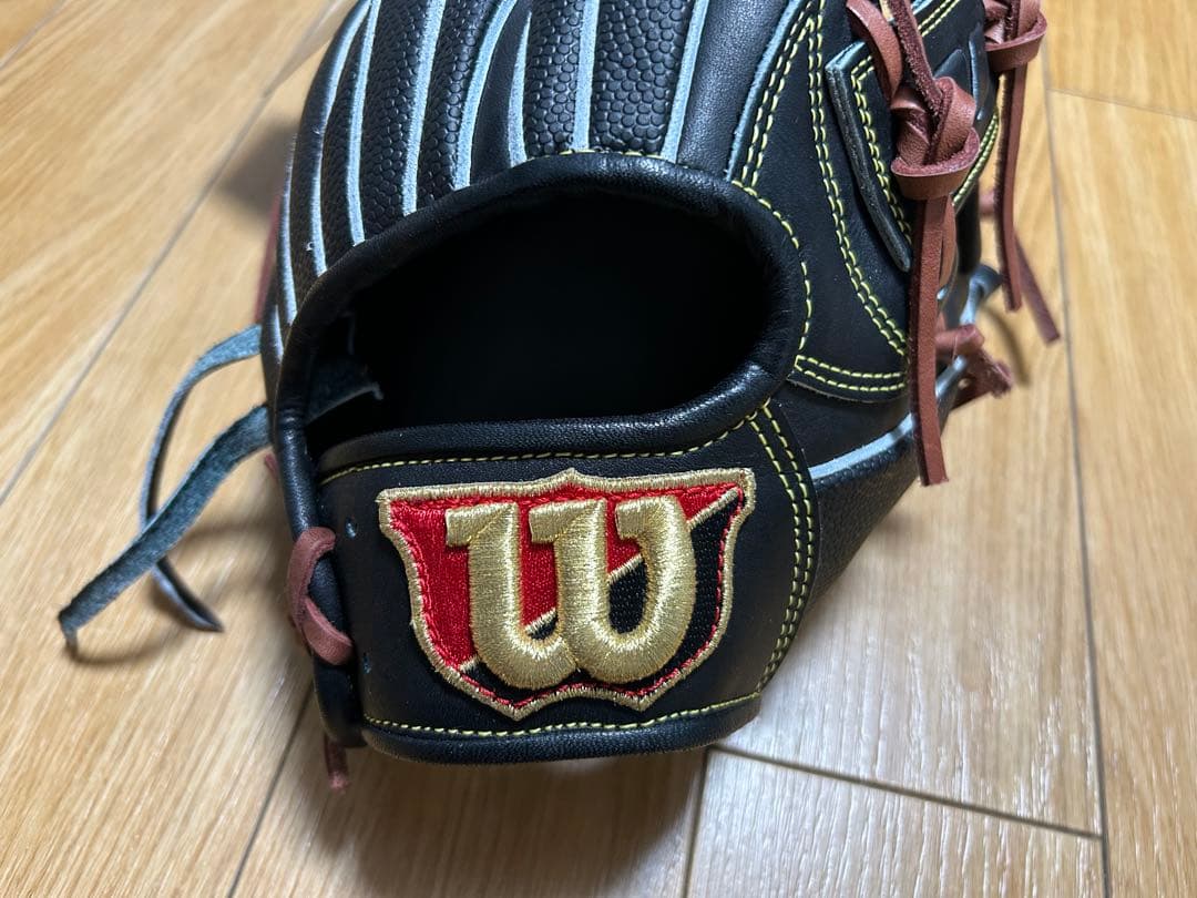 ウィルソン 野球グローブ 硬式・内野手用右投げ【定価　63800円】黒　ブラック