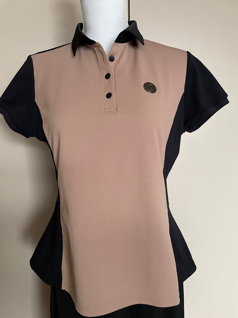 【美品】LANVIN SPORT ベージュと黒のポロシャツ ペプラムシャツ