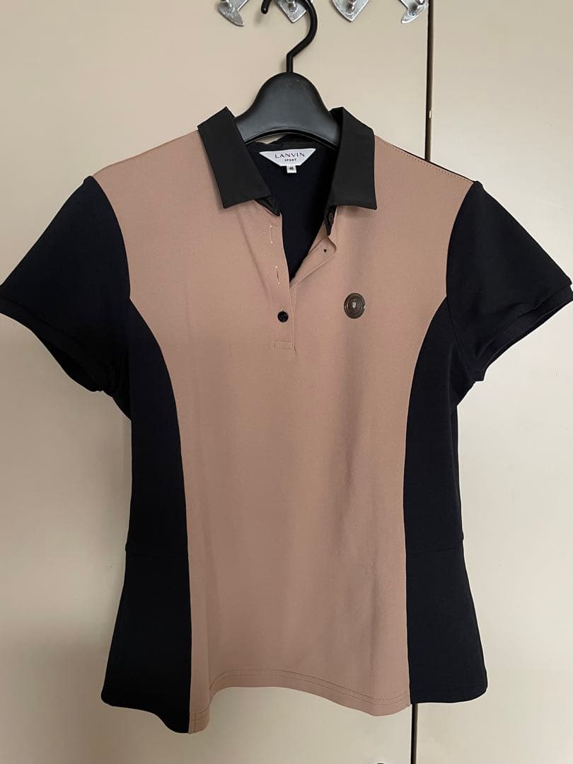 【美品】LANVIN SPORT ベージュと黒のポロシャツ ペプラムシャツ