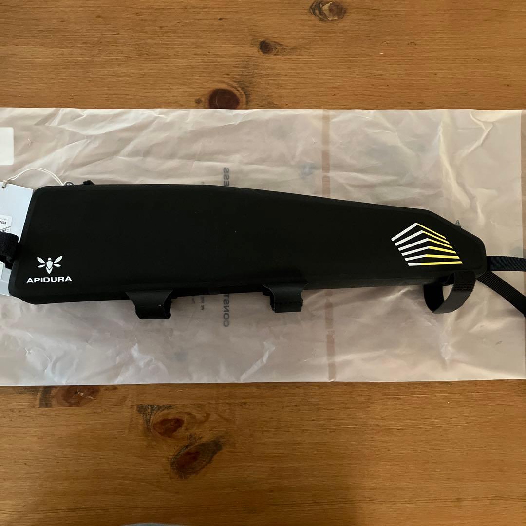 APIDURA　レーシングシリーズ ロングトップチューブバッグ（2L）