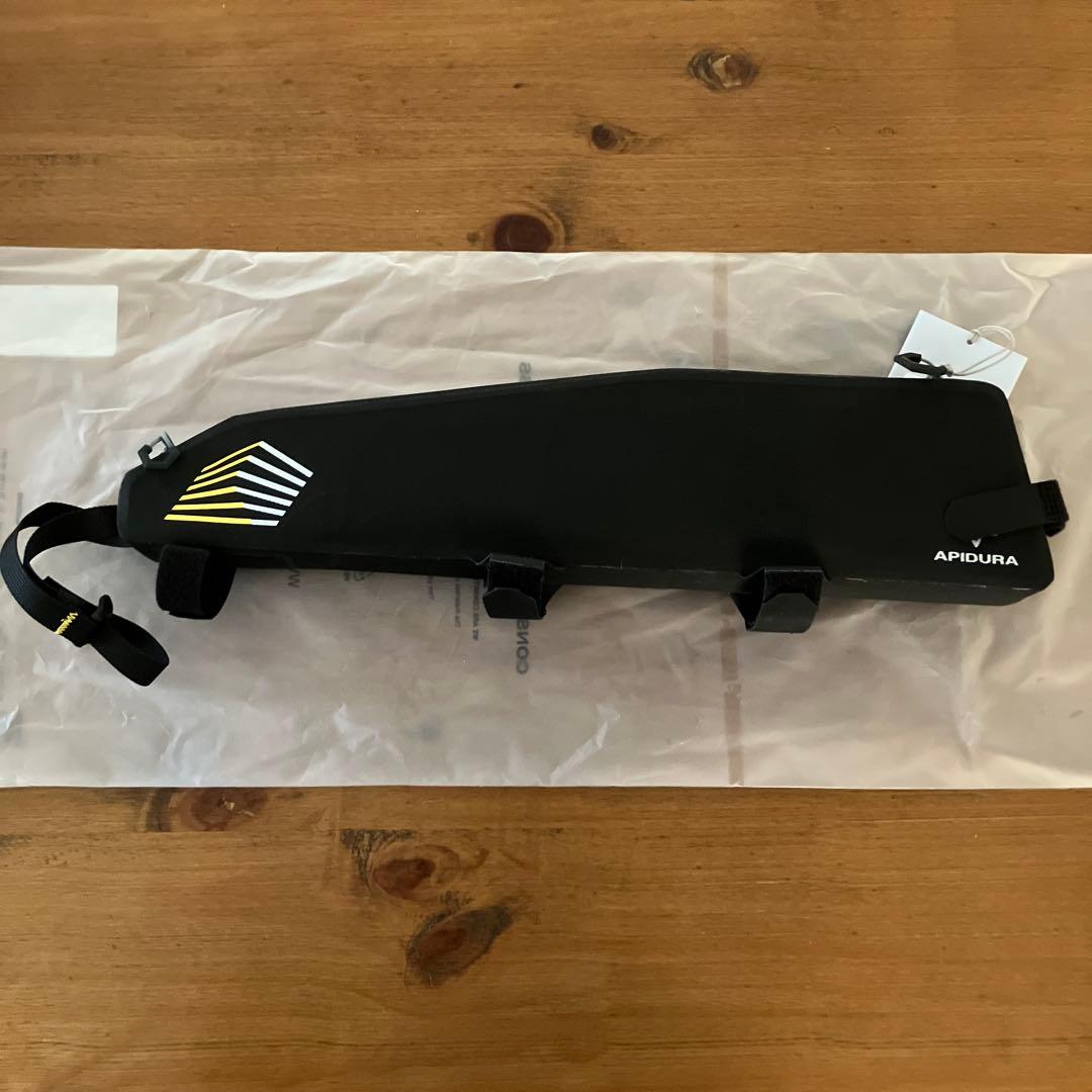 APIDURA　レーシングシリーズ ロングトップチューブバッグ（2L）