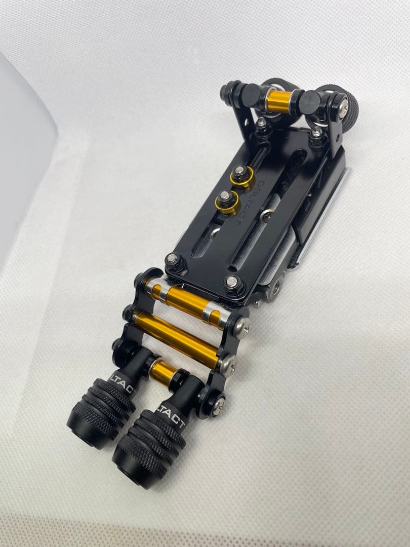 ダブルタクトプレート　ビットホルダー4P ニックス風チェーン・ゴールド×ブラック