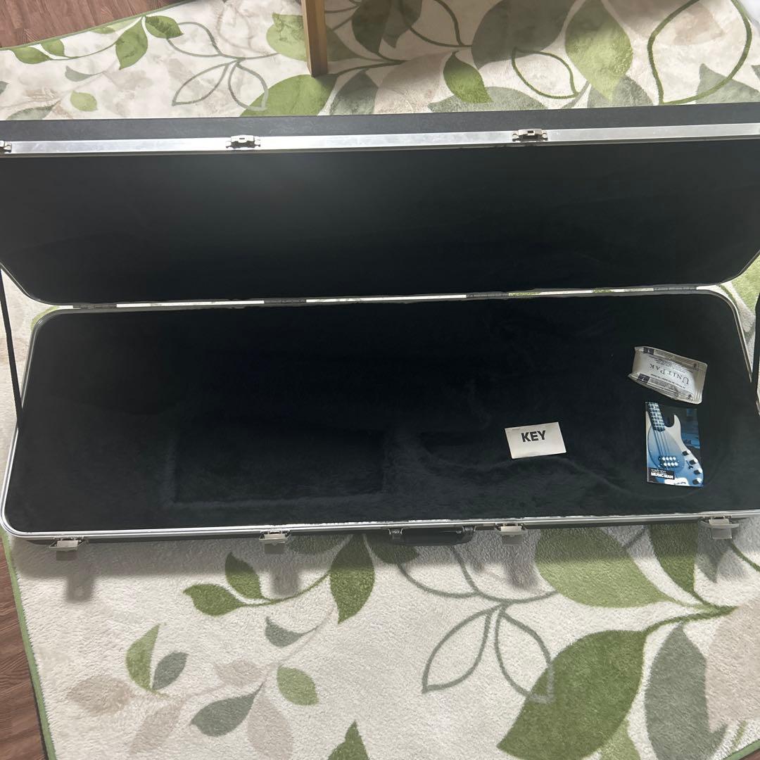 MUSIC MAN ベースケース 鍵付き　スティングレイ5