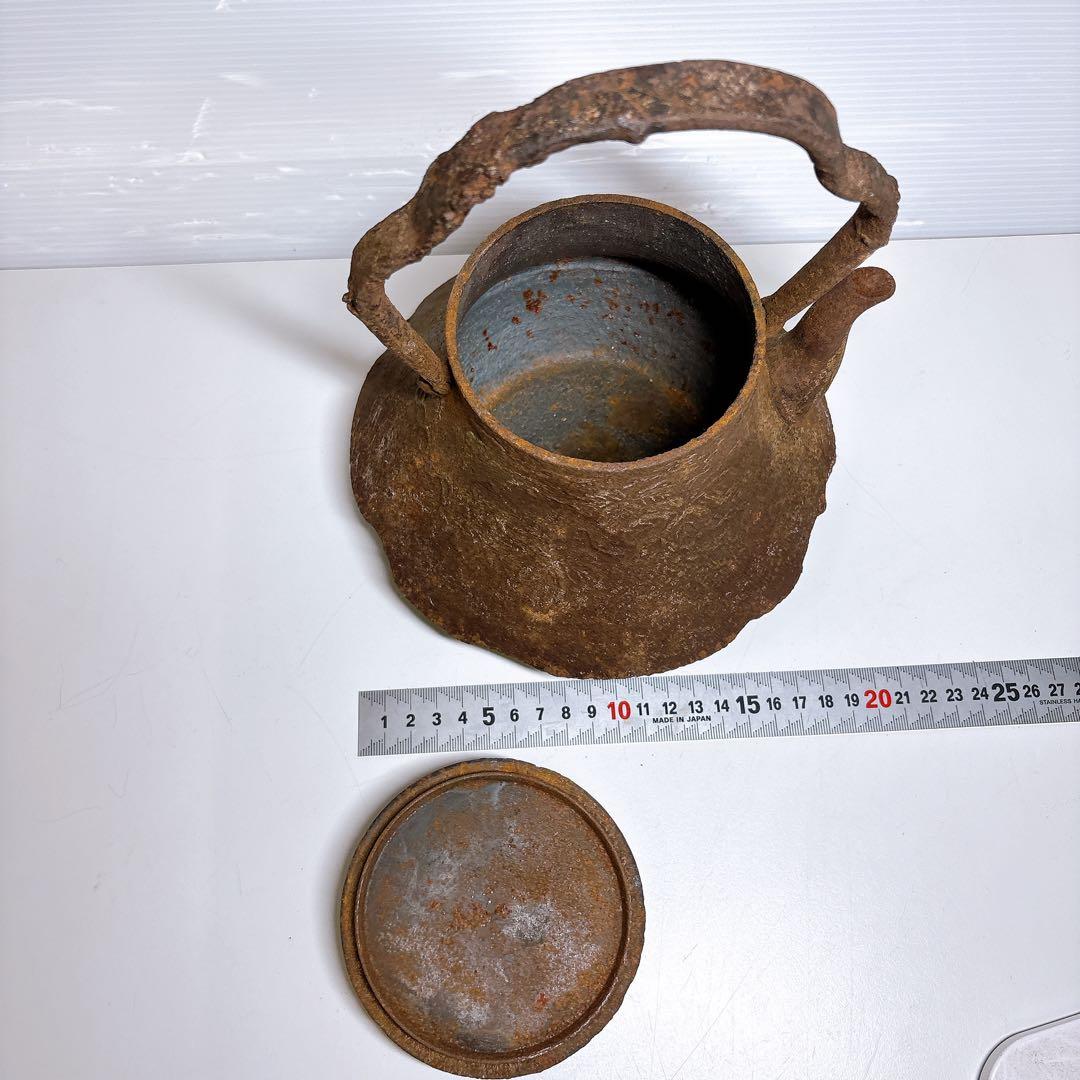 骨董品 南部有坂造　富士形鉄瓶 花草絵図 南部鉄瓶 南部鉄器 在銘 名匠