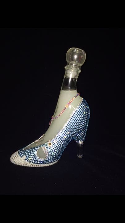 シンデレラシュー リキュール☆スワロフスキーフル施工