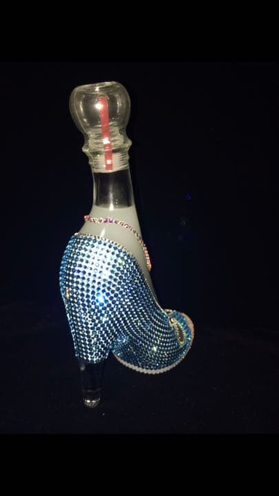シンデレラシュー リキュール☆スワロフスキーフル施工