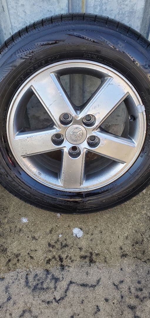 ヴォクシー70系ノーマルホイール、タイヤセット　引き取り限定