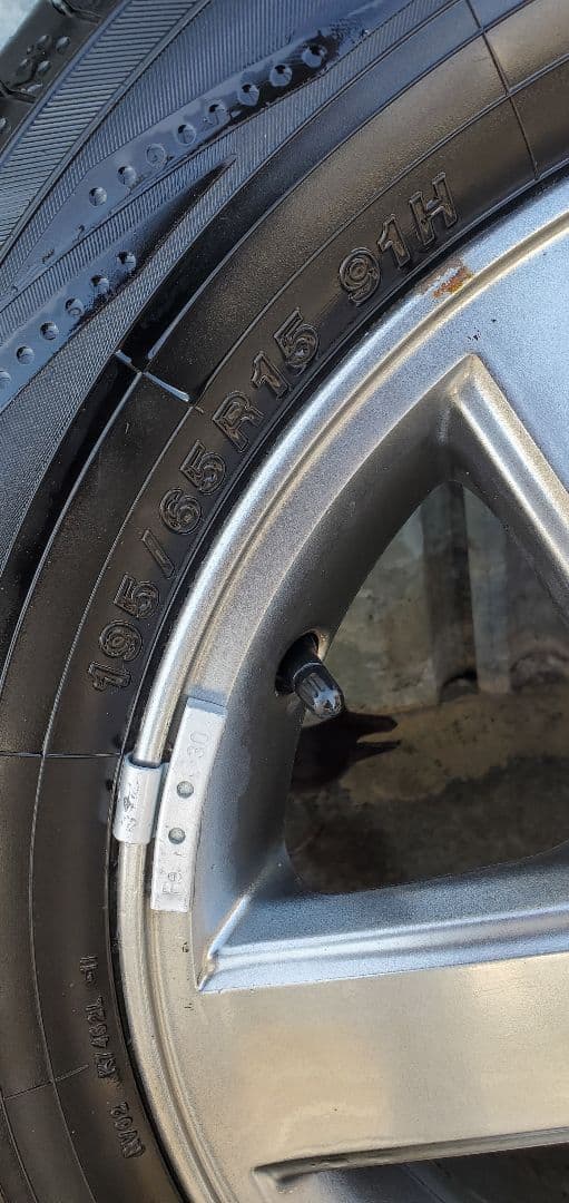 ヴォクシー70系ノーマルホイール、タイヤセット　引き取り限定