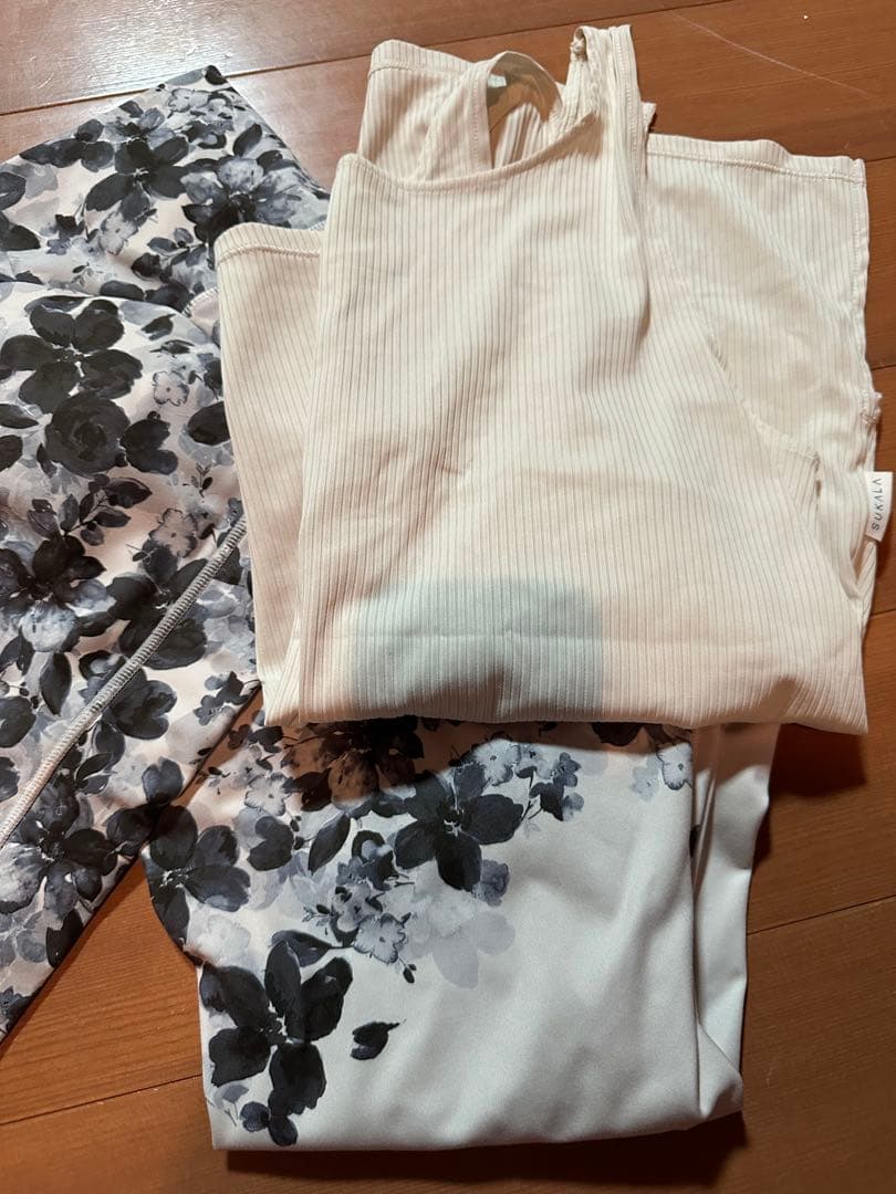 SUKALA フルオブフラワー　レギンス　トップス Mサイズ　3点セット