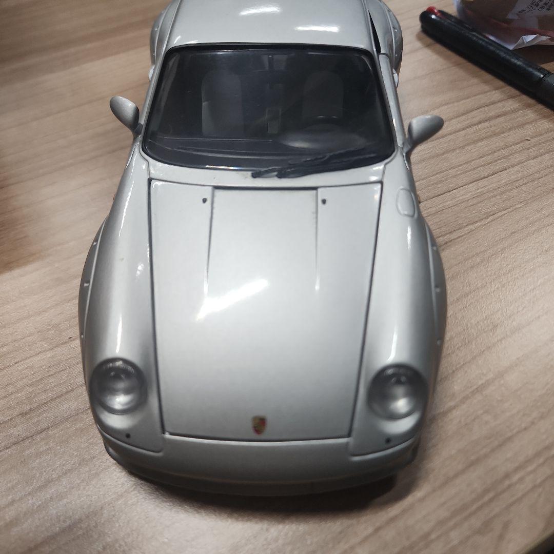 utモデル ポルシェ911GT2 1/18スケール シルバー