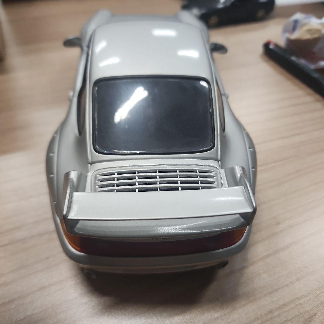 utモデル ポルシェ911GT2 1/18スケール シルバー