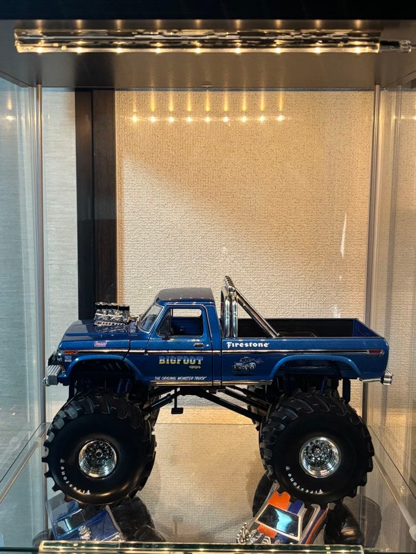 ビッグフット グリーンライト キングオブクランチ 1/18 ミニカー