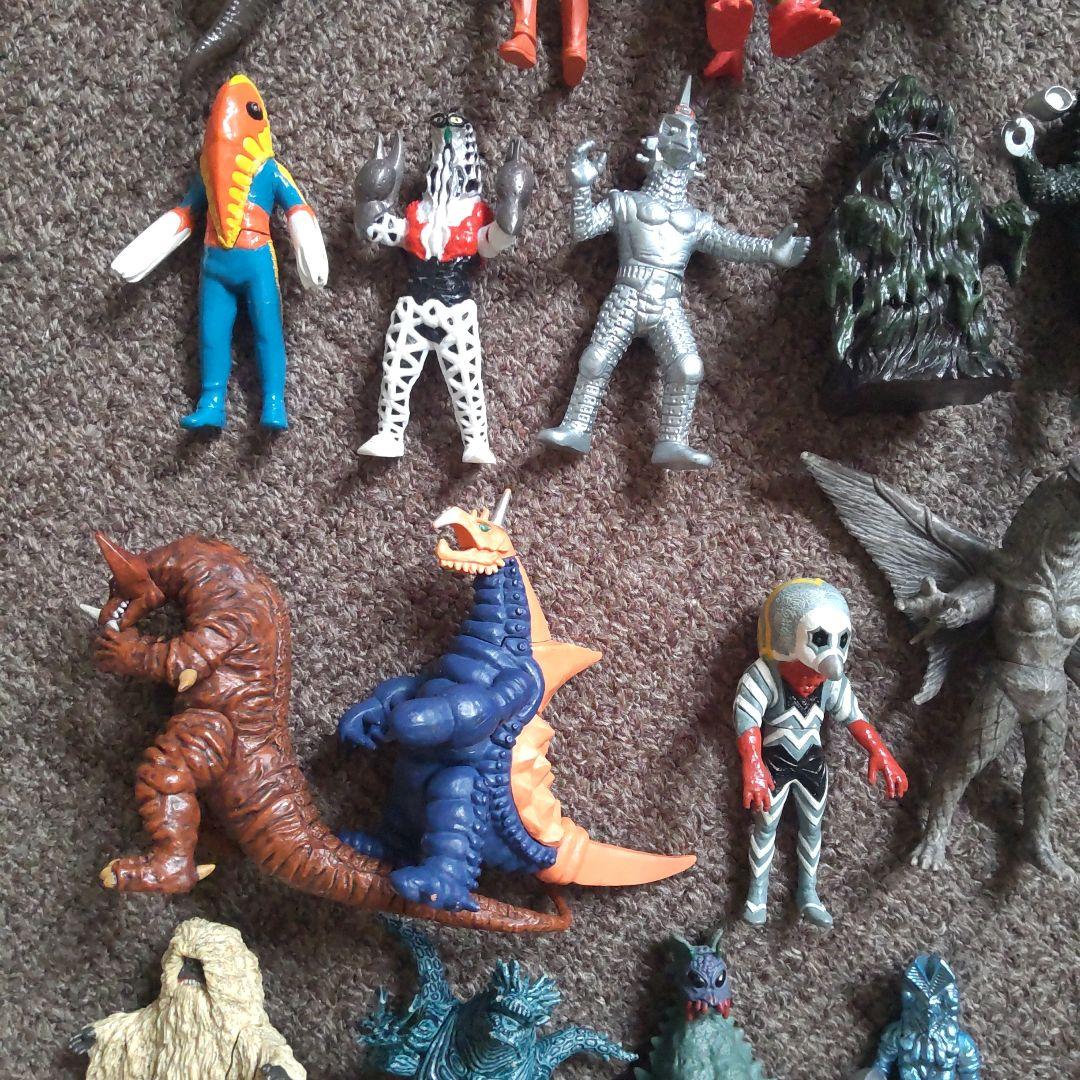 d*2様 ウルトラマンシリーズ 怪獣フィギュア 82体