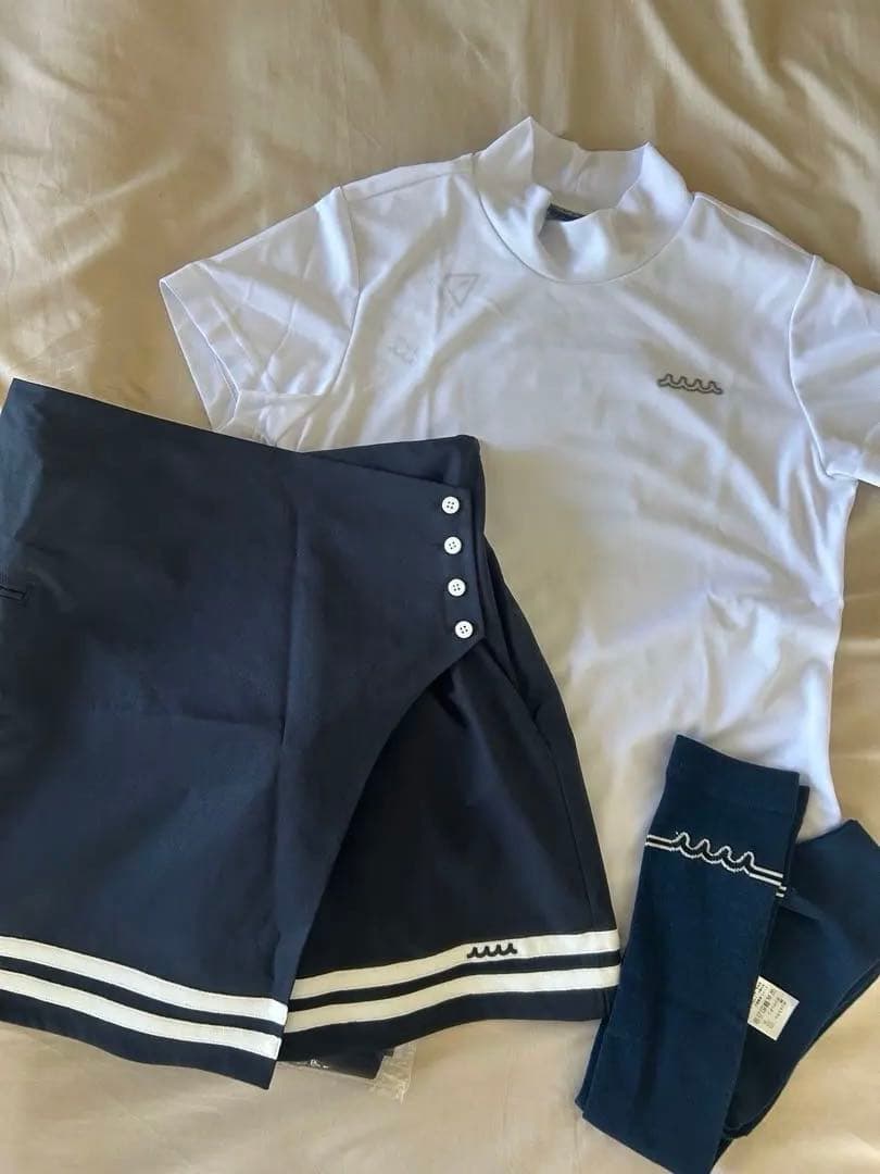 購入の前にコメント下さい。MUTAネイビーゴルフウェアセットソックスつき！