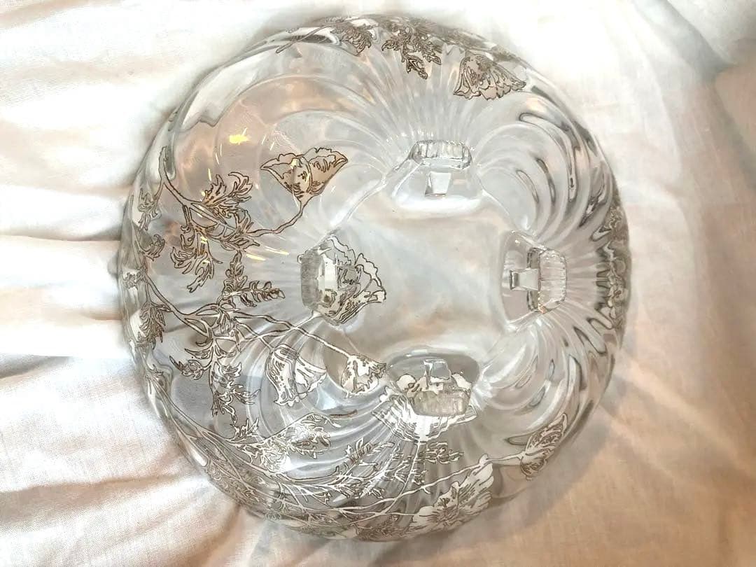 アンティークの花柄ガラスボウル