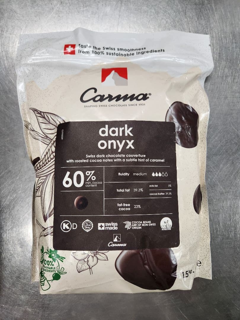 カレボーホワイト2.5kg×2袋、オニキス1.5kg×2袋、グアナラ1袋