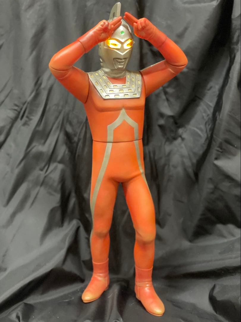 ウルトラセブン　ビックサイズソフビ　リペイント ウルトラマンフィギュア　電飾
