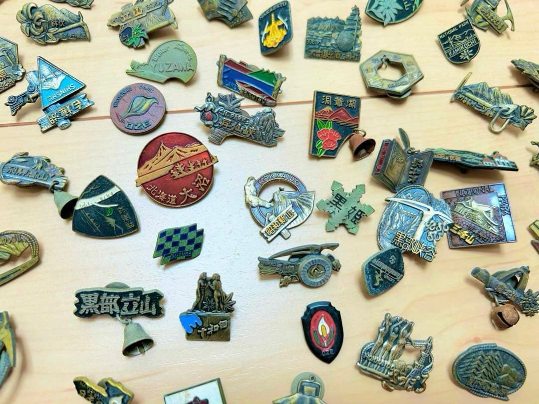【中古】金属製観光バッジ セット