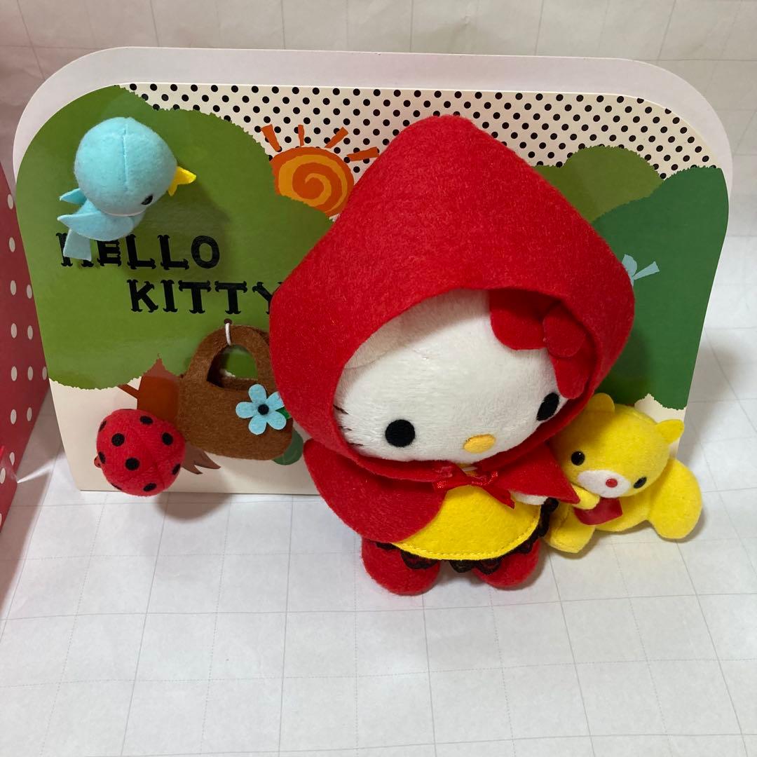 ハローキティ 赤ずきん ぬいぐるみ マスコット ケース付き