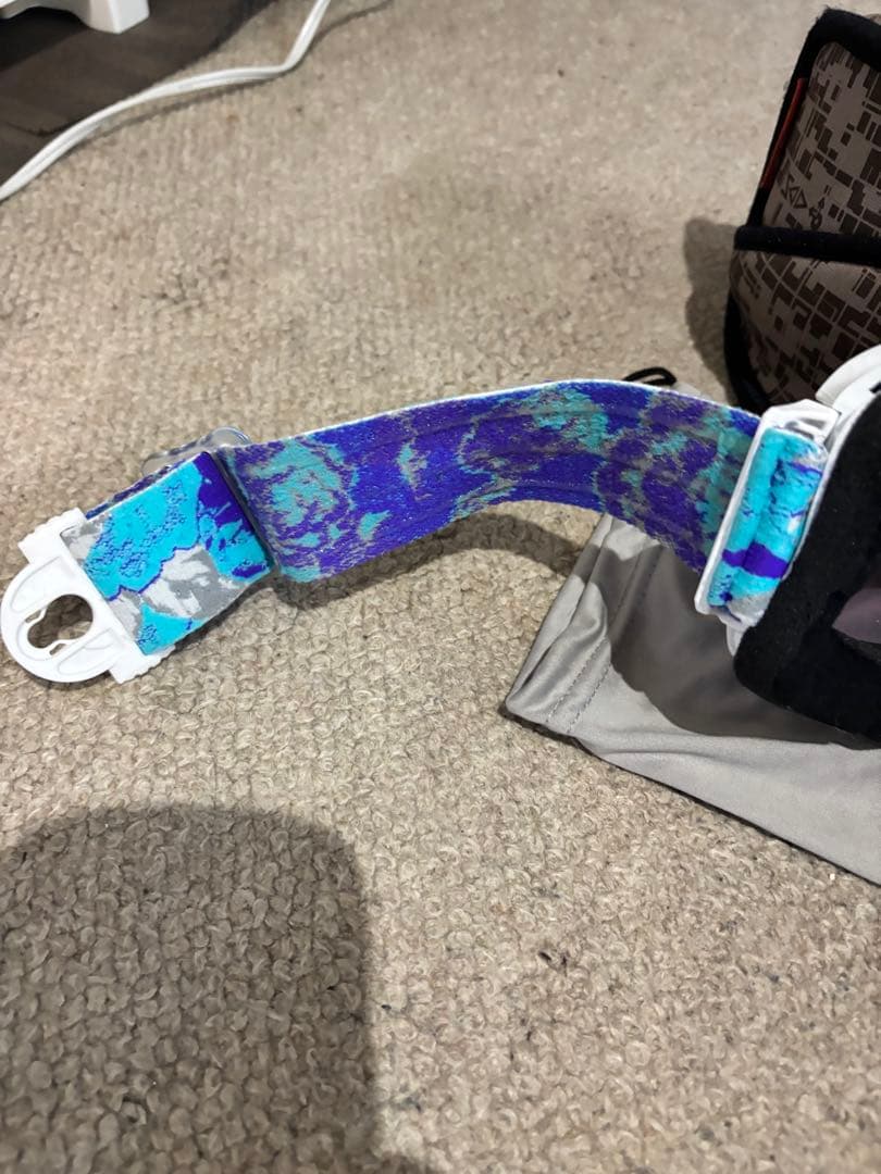 SWANS ゴーグル 換気付きホワイト/ブルー 収納ケース付き