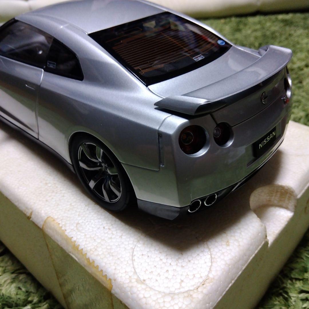 京商 日産 GTR R35 プレミアムエディション 1/18　ミニカー