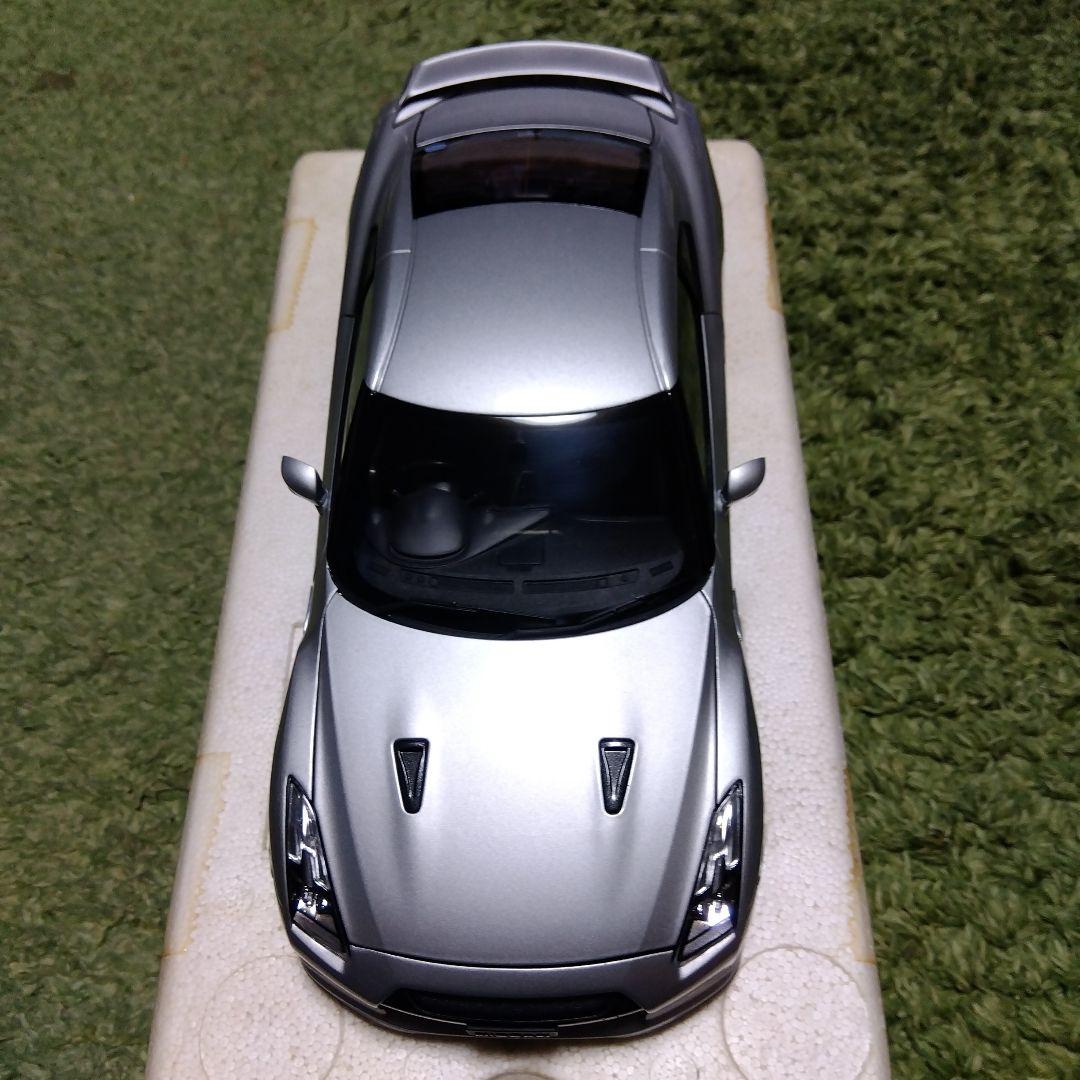 京商 日産 GTR R35 プレミアムエディション 1/18　ミニカー