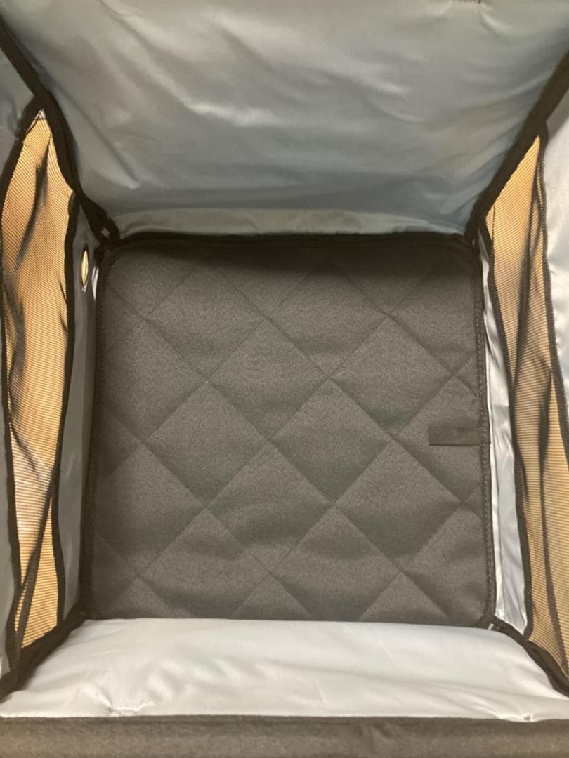 飛び出し防止 折り畳み式 車用ペットシート ペット用ドライブボックス