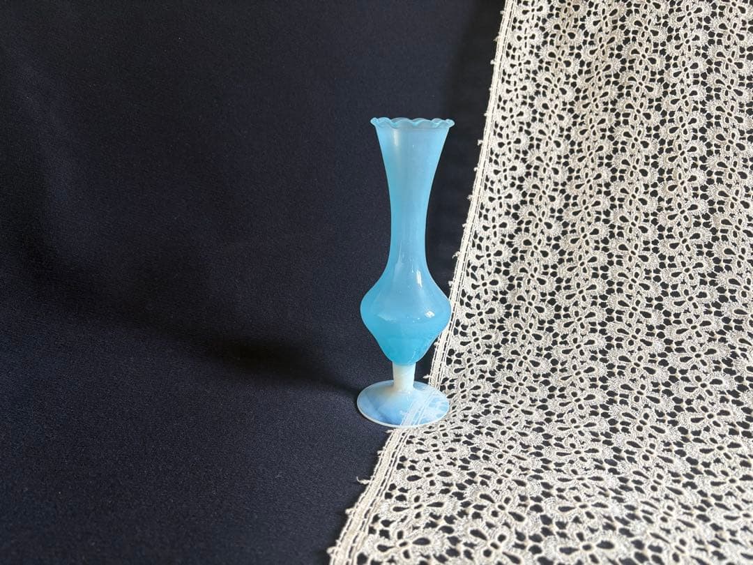 オパリンガラス フラワーベース フランス アンティーク