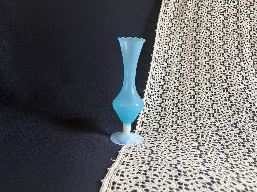 オパリンガラス フラワーベース フランス アンティーク