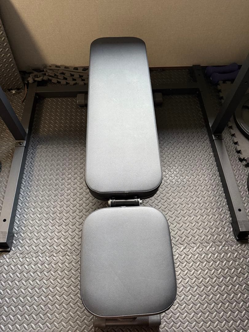 トレーニングベンチ 黒　高重量・角度調整◎