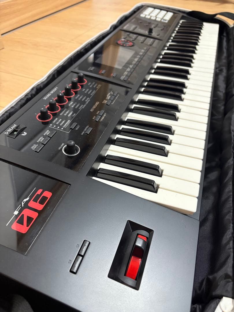 Roland FA-06 ローランド　シンセサイザー　キーボード　ケース付き