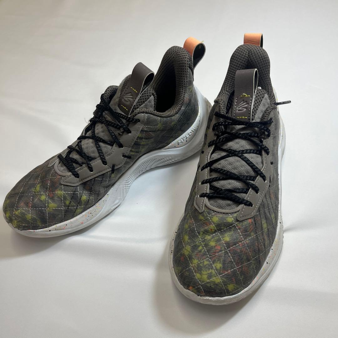 アンダーアーマーカリー10\"Treasure \"27cm