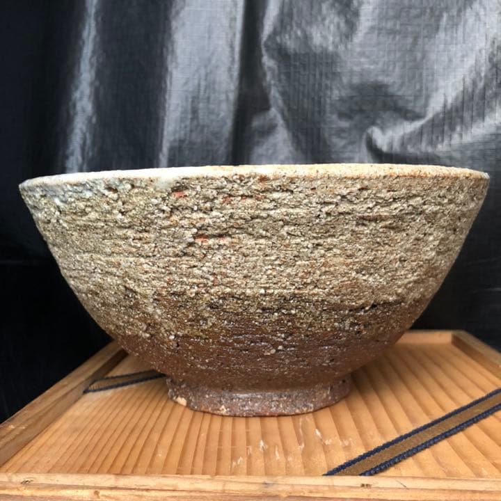 究極の美◼️蔵からかなり美しい釉薬の大きな器が出て来ました、萩焼？