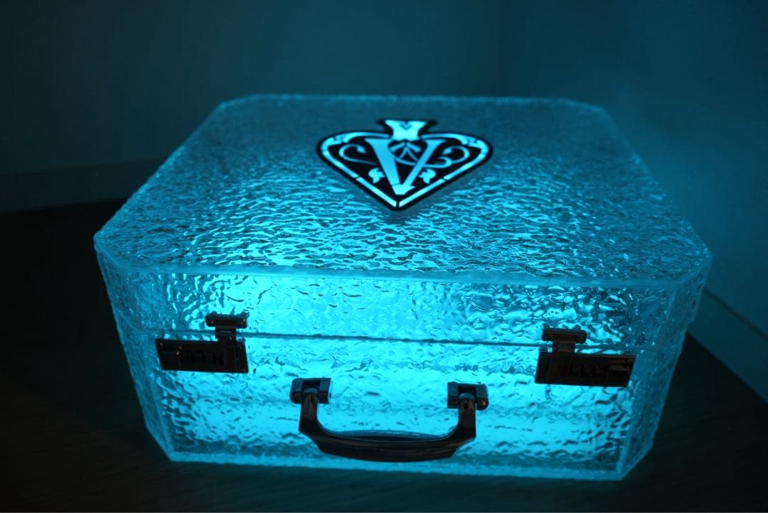 即発送！シャンパン ケース LED アルマンド アタッシュケース