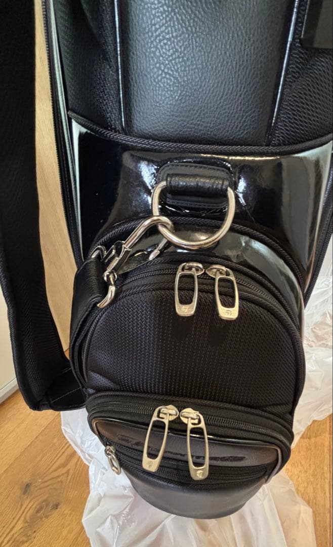 TaylorMade ブラックキャディバッグ