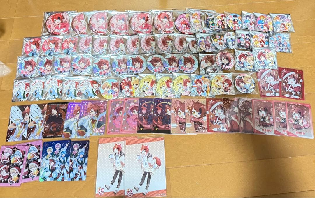 すとぷり 莉犬くん グッズ　缶バッジ カード　衣類