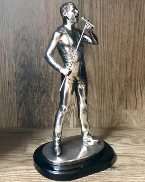 シルバードリームス　QUEEN　フレディマーキュリー　スタチュー