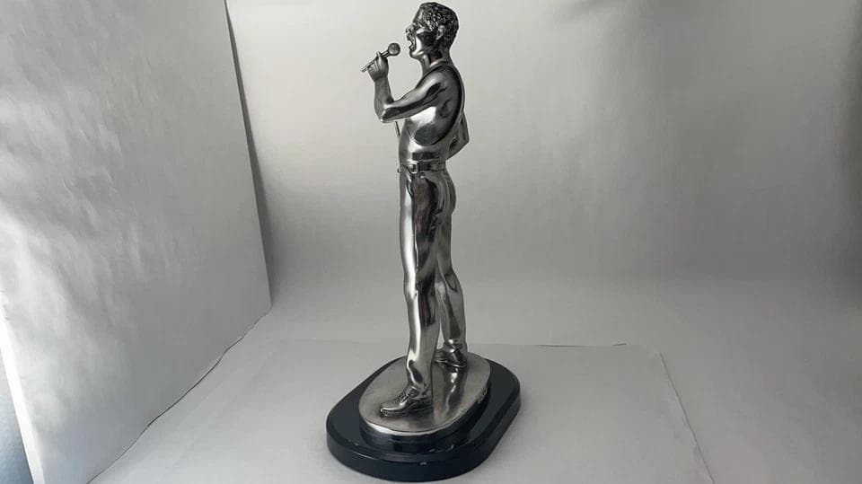 シルバードリームス　QUEEN　フレディマーキュリー　スタチュー