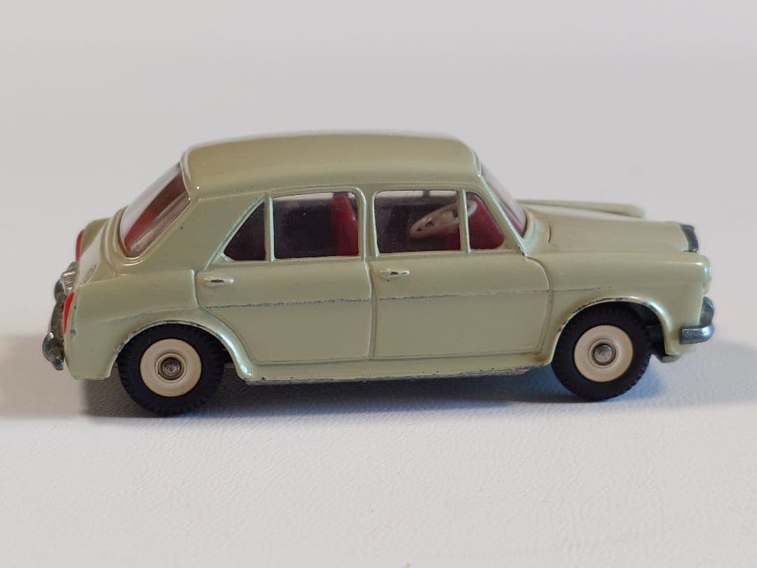 ミニカー TEKNO NO.832 MG 1100