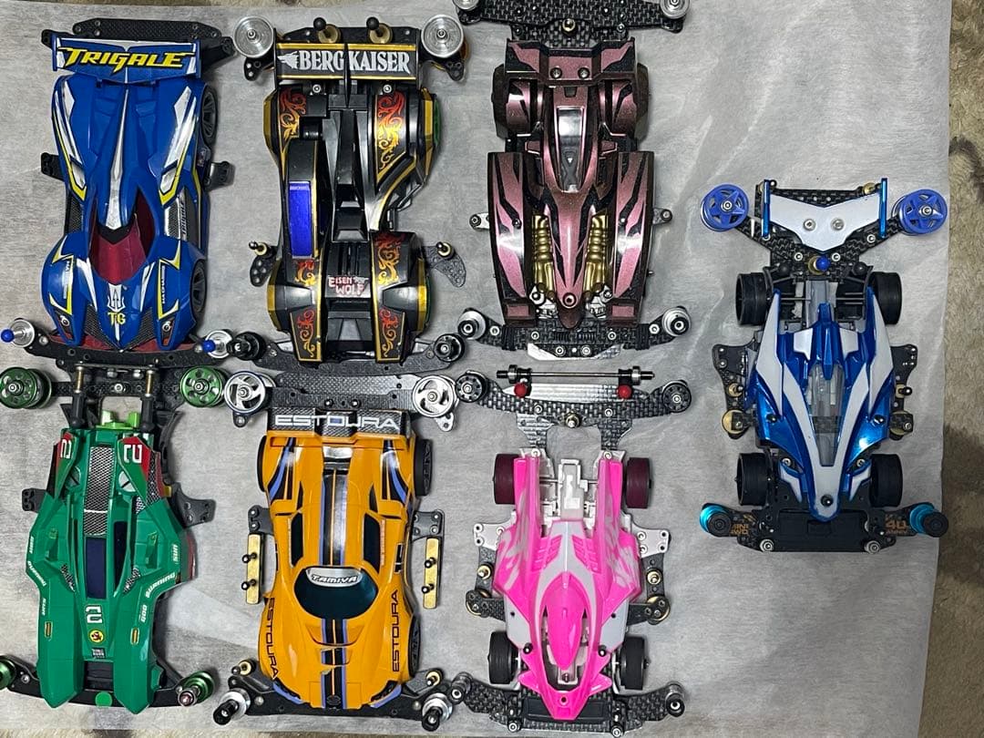 ミニ四駆7台セット ボックス3つ　モーター付属　その他多数