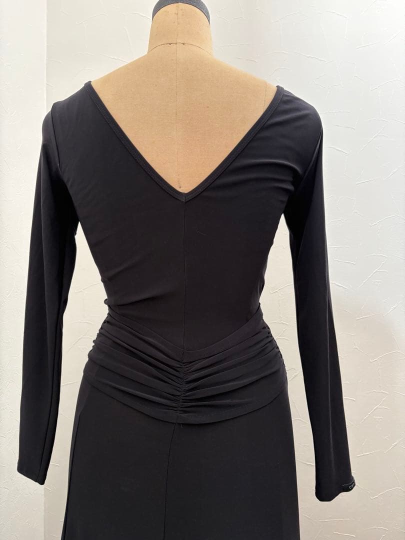 未使用　社交ダンス黒ワンピースVネック 長袖