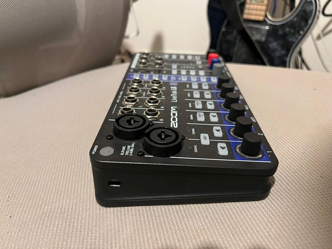 ZOOM LiveTrak L-16 オーディオインターフェイス