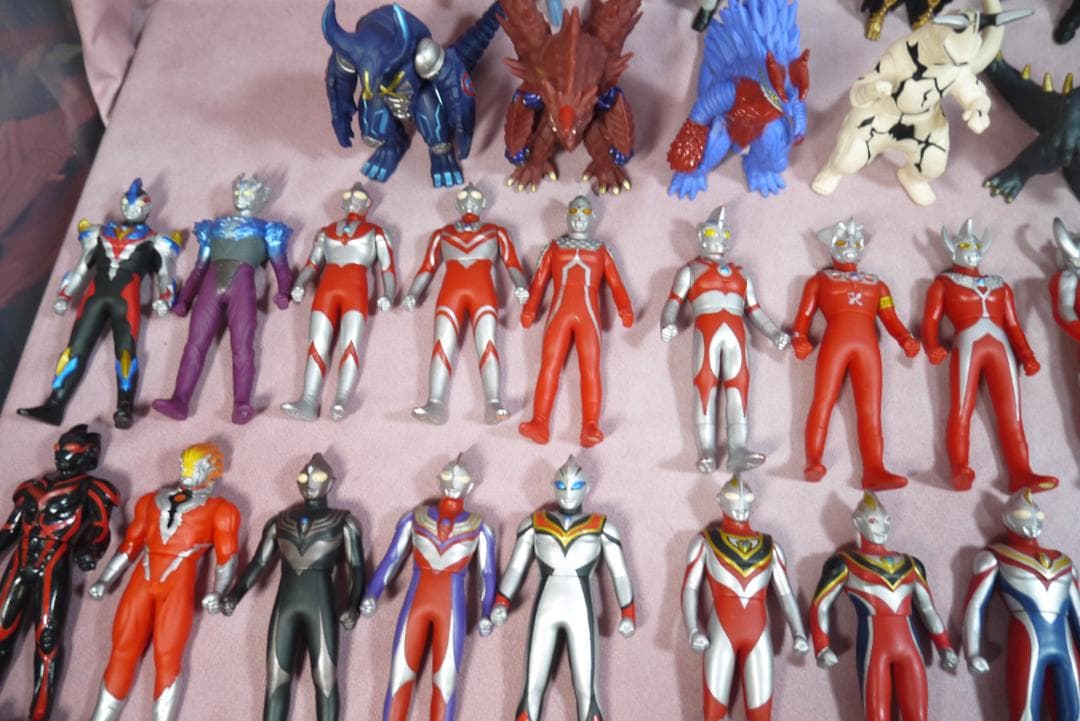 ウルトラヒーローシリーズ500　ウルトラ怪獣シリーズ500　ソフビ　77体