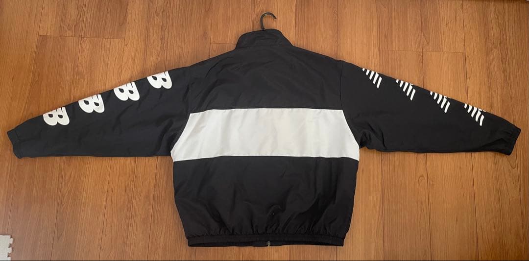 new balance ナイロンセットアップ ブラック/ホワイト　サイズXL