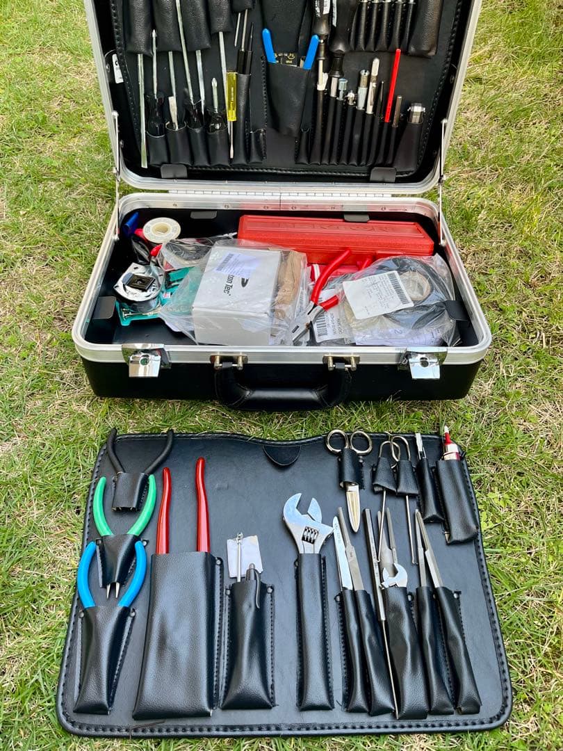 米軍放出未使用品 超希少品 医療機器整備用 100点以上 アタッシュケース付き