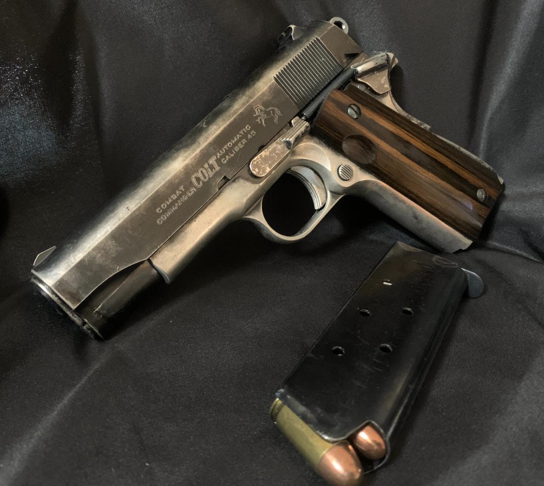 スズキ コルト コンバットコマンダー モデルガン 木製グリップ付き